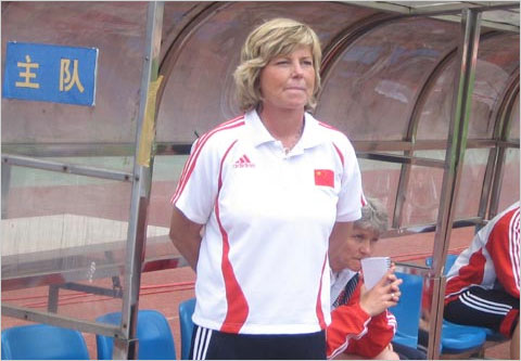 岚县“旧衣改造活动”传播绿色理念助力妇女发展(图1)