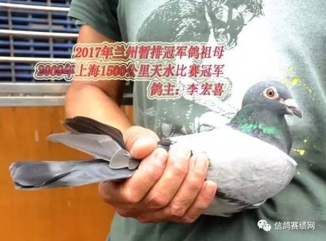 【图】街拍牛仔裤大臀妇女图片欣赏牛仔裤洗涤和保养5大方法推荐(图1)