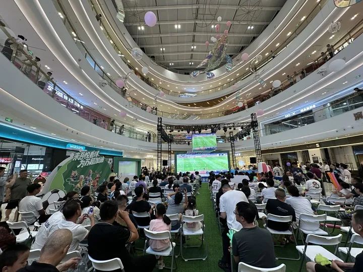 文明观赛让乡村夏夜更燃情(图1)
